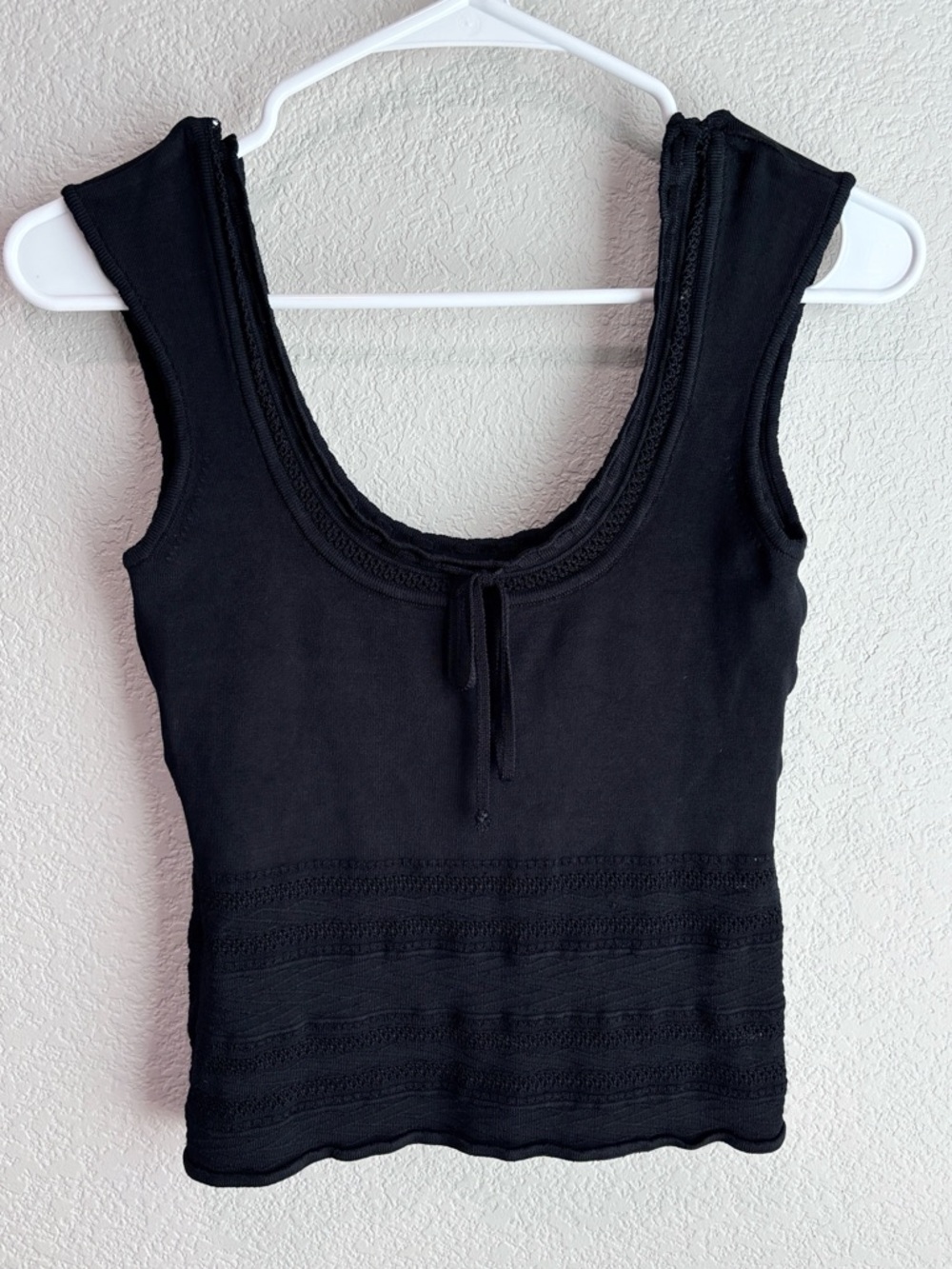 Women’s Black Scoop Neck Knit Tank Top
